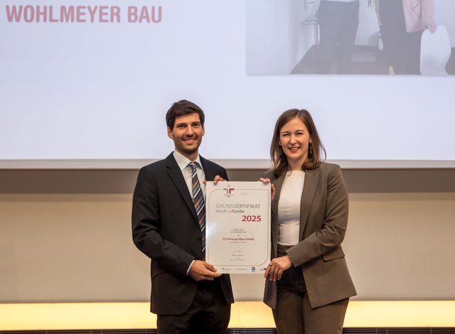 https://www.wohlmeyer.at/aktuelles/copy_of_verleihung-noe-baupreis/@@images/b52b355d-8a8c-4ea8-bd1e-7a42330becf9.jpeg Auszeichnung für gelebte Vereinbarkeit von Familie und Beruf